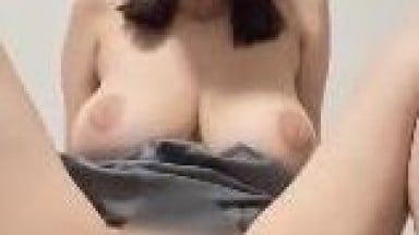 WQAcodXzかわいい巨乳 2