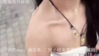 她男友感覺不錯趁姊妹不注意吹起來再把他帶去廁所愛愛