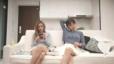 千人斬探花今晚帶女友再叫個妹子雙飛一起洗澡雙女互摸騎乘抱起操抬腿站立側入非常刺激 探花 自拍