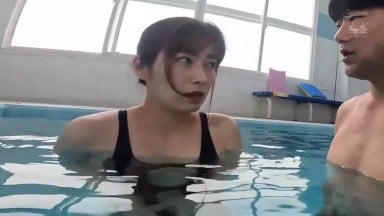 SSIS-967 人妻游泳教练准备的东西是...乳房都要溢出来的竞技泳衣。 奥田咲