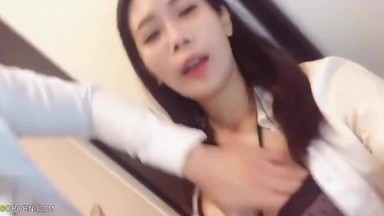 SWAG 女秘書為了升職不惜一切代價勾引老闆 穿著絲襪足交幹完又舔老闆龜頭把自己淫液全吃光 SWAG 台灣