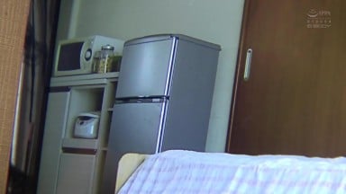 EBWH-186 [自提征用]无敌的我们对住在隔壁的爆乳女大学生产生了欲望 雨宮ひびき