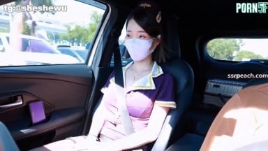 台灣臀后Ellie 男人在機場迷路，遇到了熱心的空姐幫忙帶路