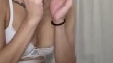 現swag主播amyluck,口罩带上变身爆漿女神 小野老濕 20分鐘 全程露臉白漿噴水 聽指揮 22cm肉棒 騷話連篇 女上位幹到狂騷叫 M腿坐蓮一起高潮