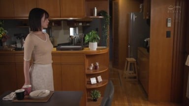 JUR-461 只允许进3公分被欲求不满的绝伦公公诱惑后，温柔人妻竟然和他 美谷朱音