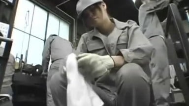 HUNT 458中文](Hunter)在工廠工作的美麗女從業員的過去？完全沒有注意到自己的美貌（價值）的女性員工，對於男同事說的事都言聽計從