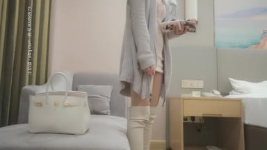 「極品清純妹」第3部 妹妹察覺有設備幹了一半要退費 小東探花 1118僅一場 中文字幕 探花 自拍
