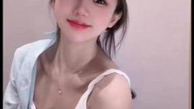 美女醉酒自拍