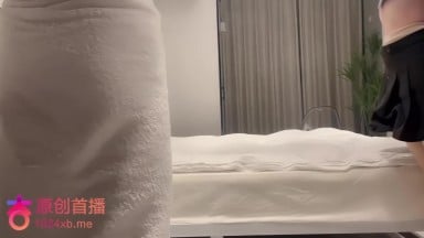 阿柒探花 剛下海的學妹 沒做幾天逼很緊讓她穿上黑絲操 探花 探花國產 自拍