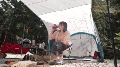 SONE-970 在无人来帮忙的深山露营地脱颖而出的K罩杯单人露营者 鷲尾めい