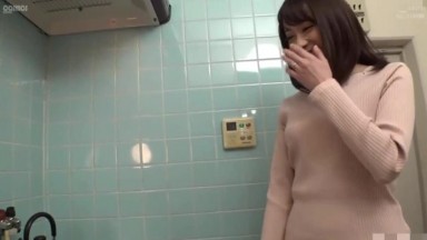 HAWA 175 素人妻與大學生戴套做愛還不夠直接再次內射 在騎乘位用關西腔喘息著的g罩杯妻子 優香28歳