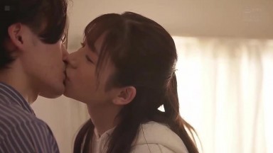 EBWH 004 (中文字幕) 第一次交到女友脫下衣服…穿著衣服時無法想像的超誇張細腰巨乳 超興奮的我SEX搞翻天直到性欲殆盡為止 五日市芽依