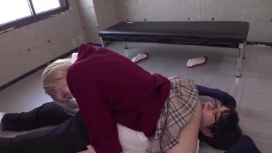 WAAA 584[中文字幕]頑皮小惡魔系女高中生掰開菊花挑逗誘惑！讓你舔到欲罷不能，再用騎乘壓制體位激烈打炮 春陽萌花
