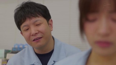 HMN-748 给傲慢的学生打工持续了一周的春药在两人独处的轮班之夜 根尾あかり