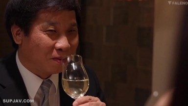 FNS 117 出差相部屋 被討厭的上司整晚玩弄到高潮