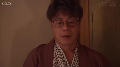 STARS 702 (中文字幕) 出張處溫泉旅館住同房NTR 聽著下屬放閃的上司做出錯誤判斷…相性出眾到做愛到早上 西元明沙