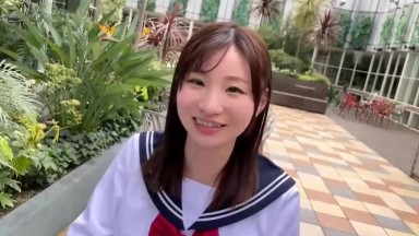 345SIMM 664 燦爛笑容的苦惱表情最棒了！吹奏樂部所屬的現役女學生「Meru」，是個有著無憂無慮的笑容的美少女！看似對性不感興趣，其實超級好色！ w 當你做口交時，先從球上舔它！
