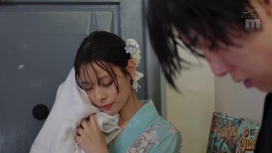 MIDA 428 UC無碼破解]在煙火大會上突降暴雨 我與已訂婚的老師躲進同一間客房 渾身濕透地瘋狂做愛直到天亮 八木奈奈