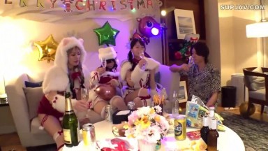 STCV (@ @) JAV Mosaic 590 與超級可愛的小妹妹們的激情之夜 CLOVER x 聖誕節 x 搭訕女孩