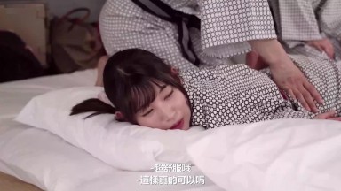 HUNTC 364 (中文字幕) 『哥哥，一起洗個身體吧！』突然出現的太過自由奔放的3個義妹是超小惡魔超級好色醬！總之太過色情，說著「是裸體交往」就跑進浴室，要求幫我洗身體…。