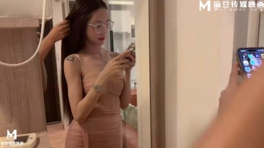 172cm眼鏡女神 極品粉嫩包臀眼睛妹，一轉身的弧度令人心跳加速 派大星 伊藤誠 自拍