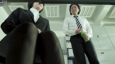 SSIS-057 [新模型无码破解]刚入职的新人OL是公司变态男人们的黑丝母狗 三宫椿