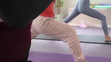 MIDA 460 無碼 中文 [AI解碼版]中出妊活瑜伽教室 媚藥和排卵誘發劑讓地味纖瘦巨乳年輕妻子汗流浹背地持續高潮 百田光稀