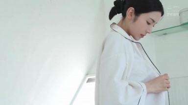 IPZZ-703 [新模型无码破解]大乱交解禁 无剪辑特别篇 总数16人 20发以上的超豪华大颜射祭典 枫可怜