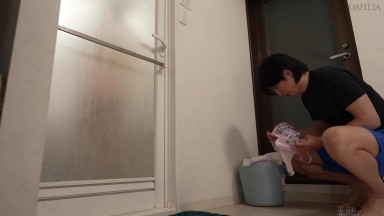 DLDSS-320 [新模型无码破解]邻居家的巨乳少妇来借用我的浴室！在42度的水温里汗流浃背的浴室性爱 小野夕子