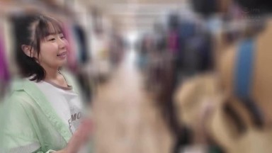 EBWH-292 第一次有了女朋友，脱掉衣服后…从穿着衣服时无法想象的软糯美巨乳 由衣阳菜