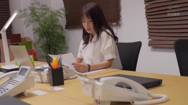 IPZZ 340 UC(中文字幕) 把可愛又淫蕩的後輩OL帶回旅館後…遇上了超越極限的≪絶倫女≫。 桃乃木香奈