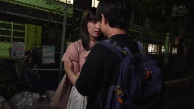 WAAA-611 这样的阿姨也行吗…？失去女性自信的巨乳人妻沉迷于与痴情打工男的出轨一夜情 根尾あかり