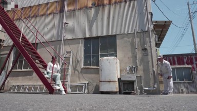 cawd 928ch極度怕生、不擅長人際往來的女工人，跟滿身油臭的中年大叔無法回家被迫同房…豪雨淋濕的身體被春藥徹底滲透，一整晚被中出強姦到天亮的暴風雨之夜 谷村凪咲