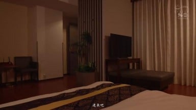 [中文字幕][无码破解]SONE-335 婚活パーティー行ったら…肉食系Wアラサー痴女に逆お持ち帰り！僕のチ●ポ奪い合い！？熟練テク挟み撃ち5連射精ハーレムの夜 小島みなみ 奥田咲