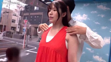 SDMM (@ @) JAV Mosaic 219 魔鏡麵包車 已婚年輕人妻用振動器刺激隔著衣服內騷逼 在快速按摩體驗中就噴水了…