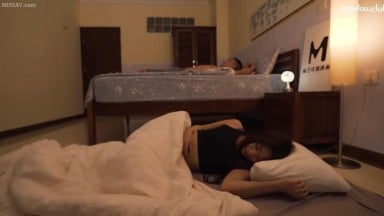 MD0049 裝睡的外甥女 劉思慧