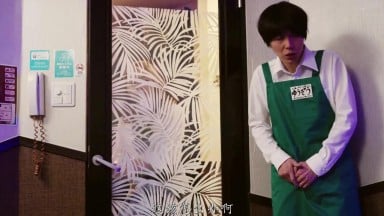 HUNTC-461 在卡拉OK包厢裡,女孩们不抢麦克风,反而争我的鸡巴 五十嵐美月