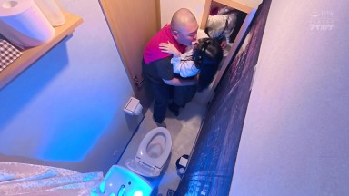 IPZZ-811 纯情偶像的女友在派对上喝醉后，竟然变成了一个淫荡的婊子，给在场的所有人口交 山田鈴奈