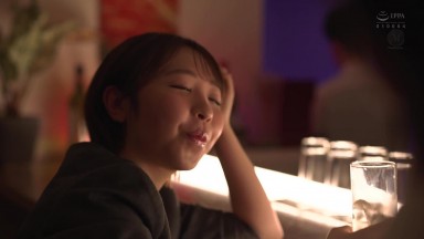 JUR-668 酒后暴露性欲的巨乳女上司 宍戸里帆 