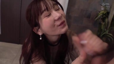 WAAA 477 UC(中文字幕) 同窓會重逢的鄰居芽依聽到即將結婚時，嫉妒起來怒斥我隱瞞了這件事，持續抽插逆交10發射精！結婚前榨乾精液讓我無法生育。 五日市芽依