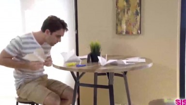 卡在我的继妹身上