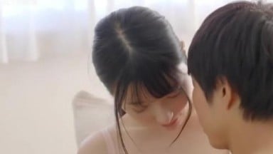 在賞花席上意氣相投的保守女社員喝酒後願望變得極端我想被綁住手銬深喉PtoM流淚高潮的隱藏被虐狂 彩月七緒