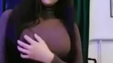 巨乳港女做直播自慰好多水淫叫：咁要睇你玩幾個鐘頭 我係計鐘架