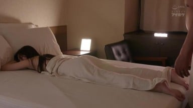 IPZZ 479 UC(中文字幕) 大叔部下的陰道打中我心坎！！為了不讓公司知道，我偷偷開起了女性專用風俗店！用120分鐘舔陰道服務與公司的女上司相遇…為了延長服務，她懇求著不要拔出，我順便中出…！ 明里紬