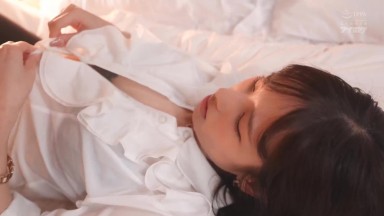 IPZZ-809 出差遭遇暴雨，与高不可攀的女社长同住一室...面对她成熟性感的诱人胴体  三澄寧々