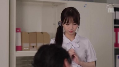 MIDA 600『中文字幕』会社に彼女がいるのに…僕の事を好き過ぎるオナホ後輩がムラついたらこっそり即ハメ中出しさせてくれるから仕事が捗るっ！！ 泉ももか